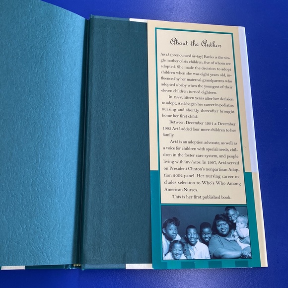 Wrong Feet First: A Gift of Stories for Your Inside-Out Kind of Day - Picture 5 of 6